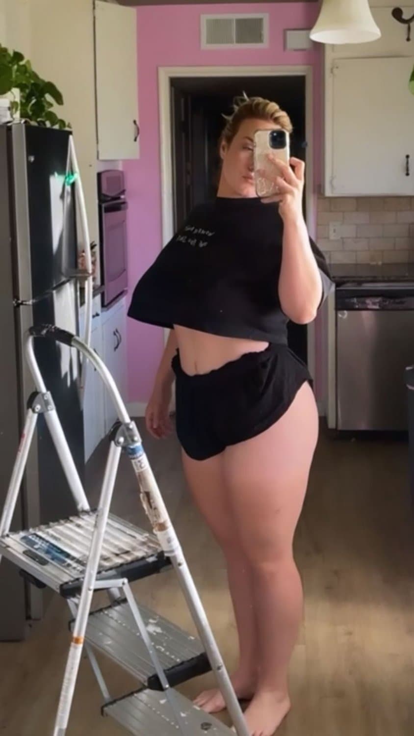 Thick curvy huge tits goddess