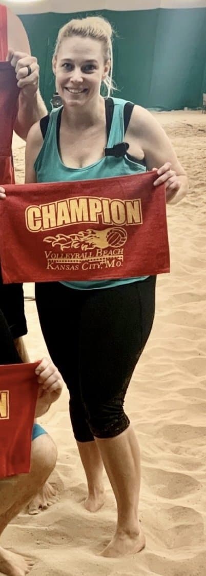 Cast your vote for the best tits at Mardi Gras from this busty j u d g e!