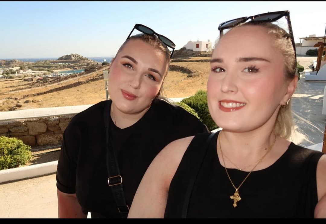 Kik fitfunseeker to discuss this blonde Aussie bbw and her fuckable face and DSLs. Tribs, edits, cap