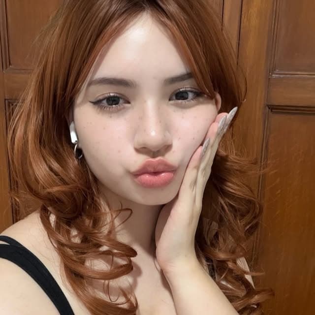 Colombian Redhead With a Perfect Curvy Body