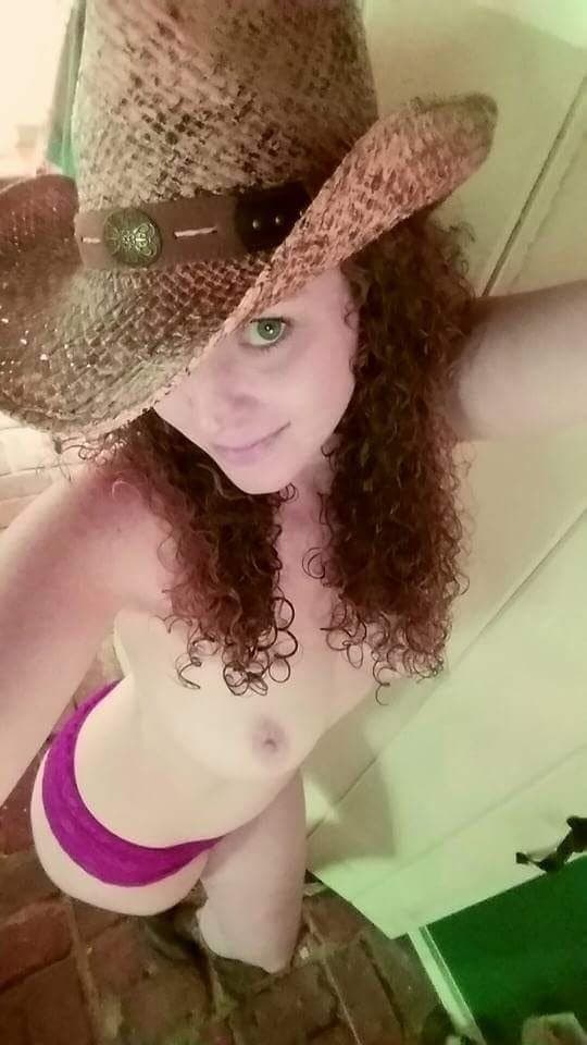 Sexy redhead MILF loves creampies