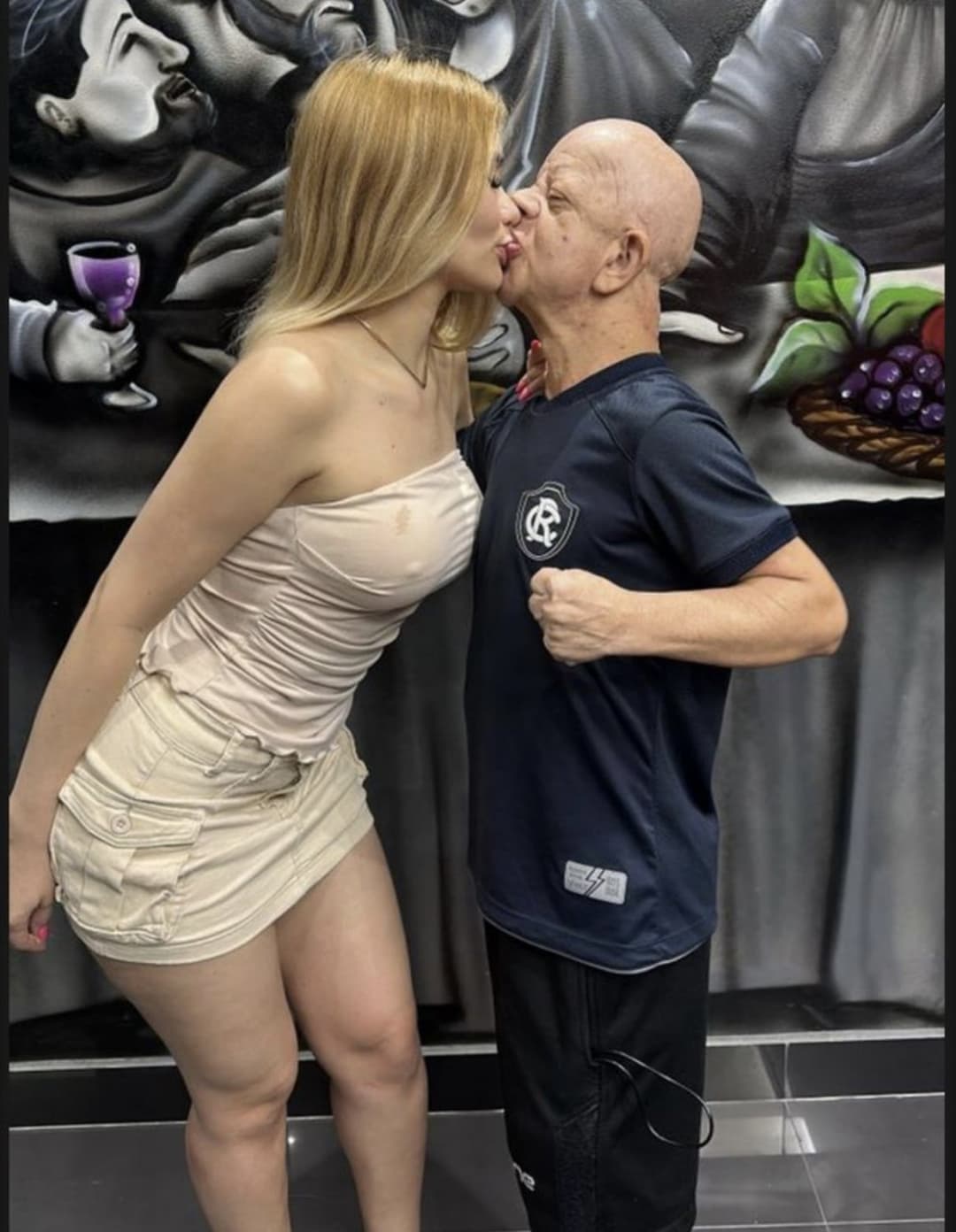 Bruno diferente arregaçando loira gostosa laine cordeiro