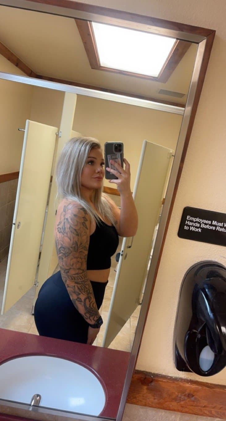 Thick Lightskin Desirea