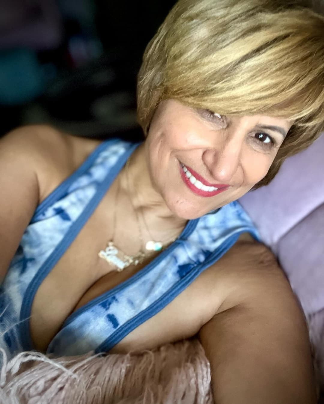 Thick Gilf flight attendant