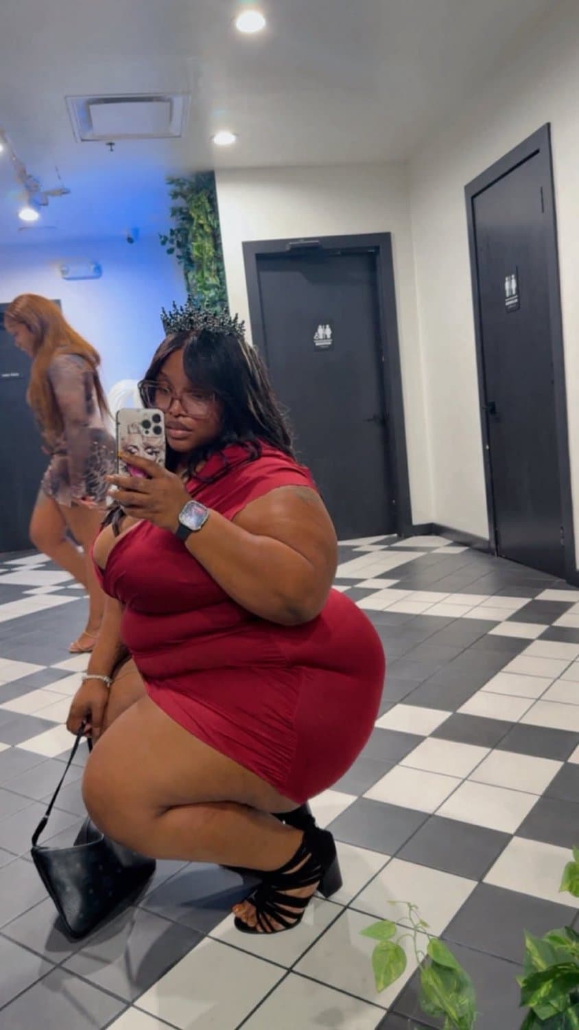 JUICY THICK BIG ASSES LATINA EBONY BBW SSBBW