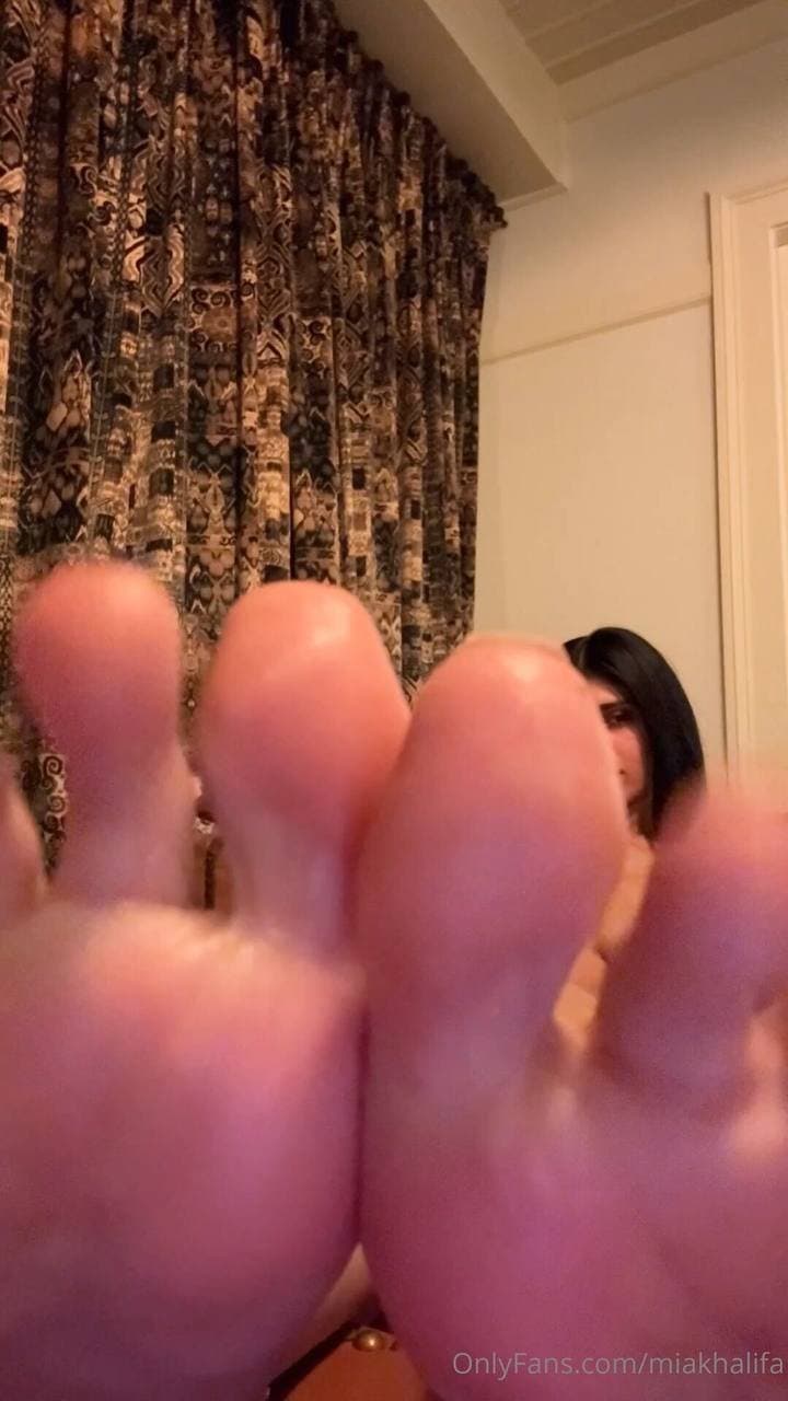 Mia Khalifa Feet | Mia Khalifa Pies