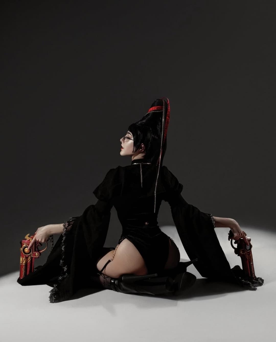 Spicy Witch Bayonetta. Stunning Hips & Long Legs. Cosplay