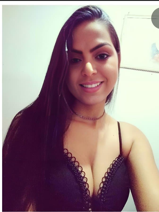 Morena Rabuda Casada
