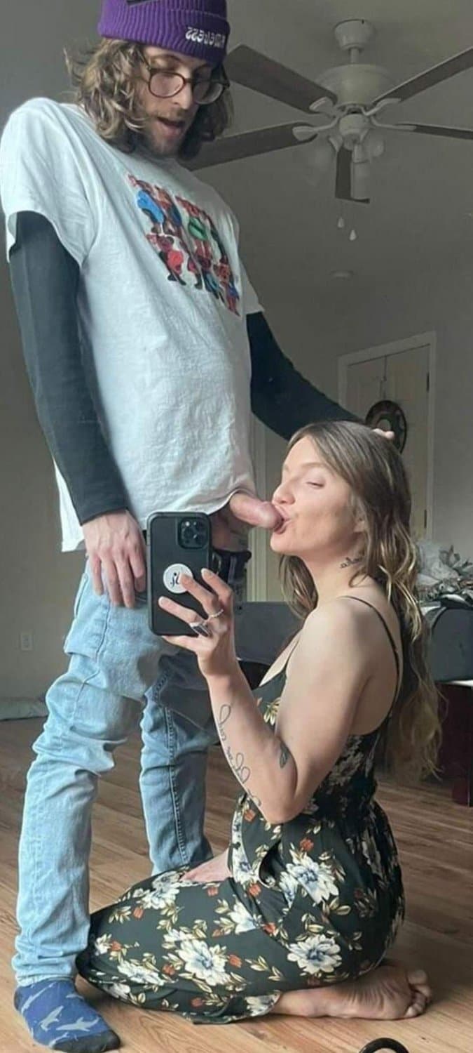 BLONDE WHORE TAKES HARD POUNDING