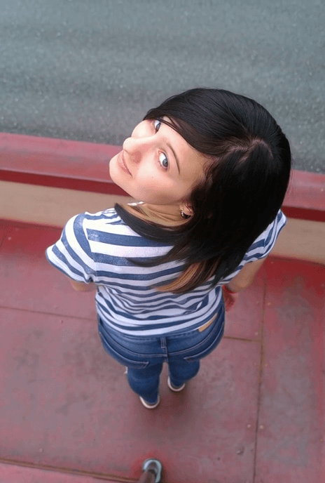 miki showing her panties