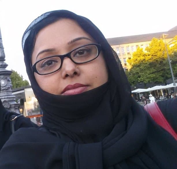 Desi pakistani muslim Uzma aunty and other muslim family whores