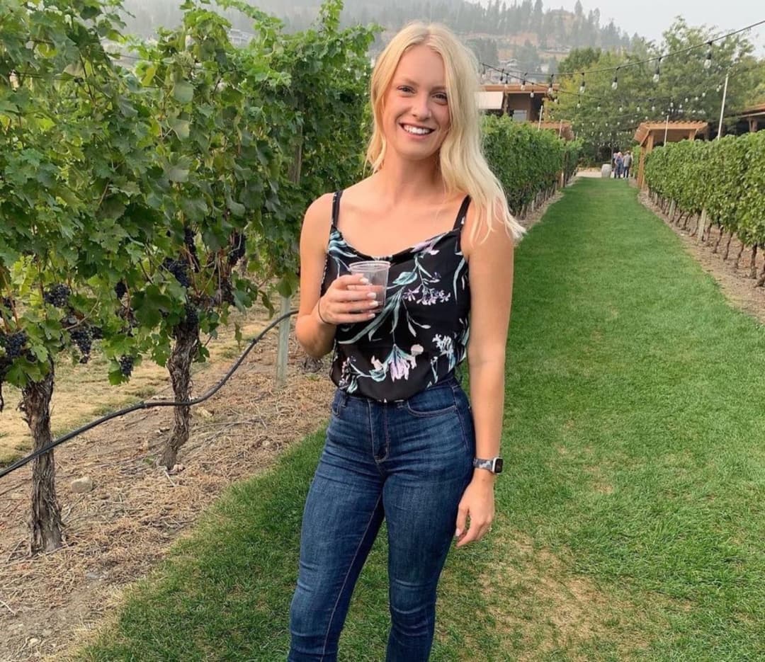 Brooklyn, 27 from Alberta Canada, paramedic, married Christian mom