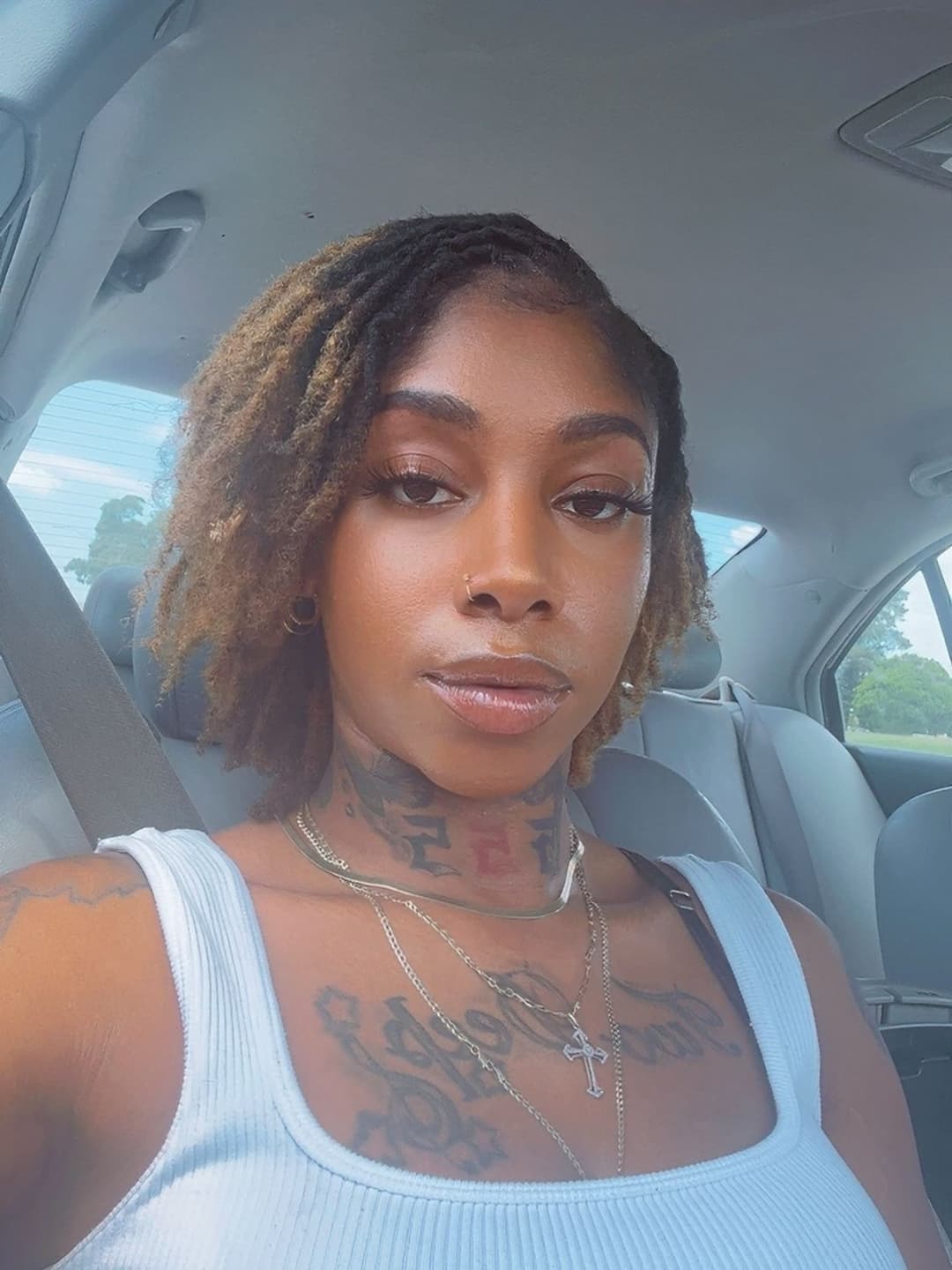 just wanna cum all over this black thot