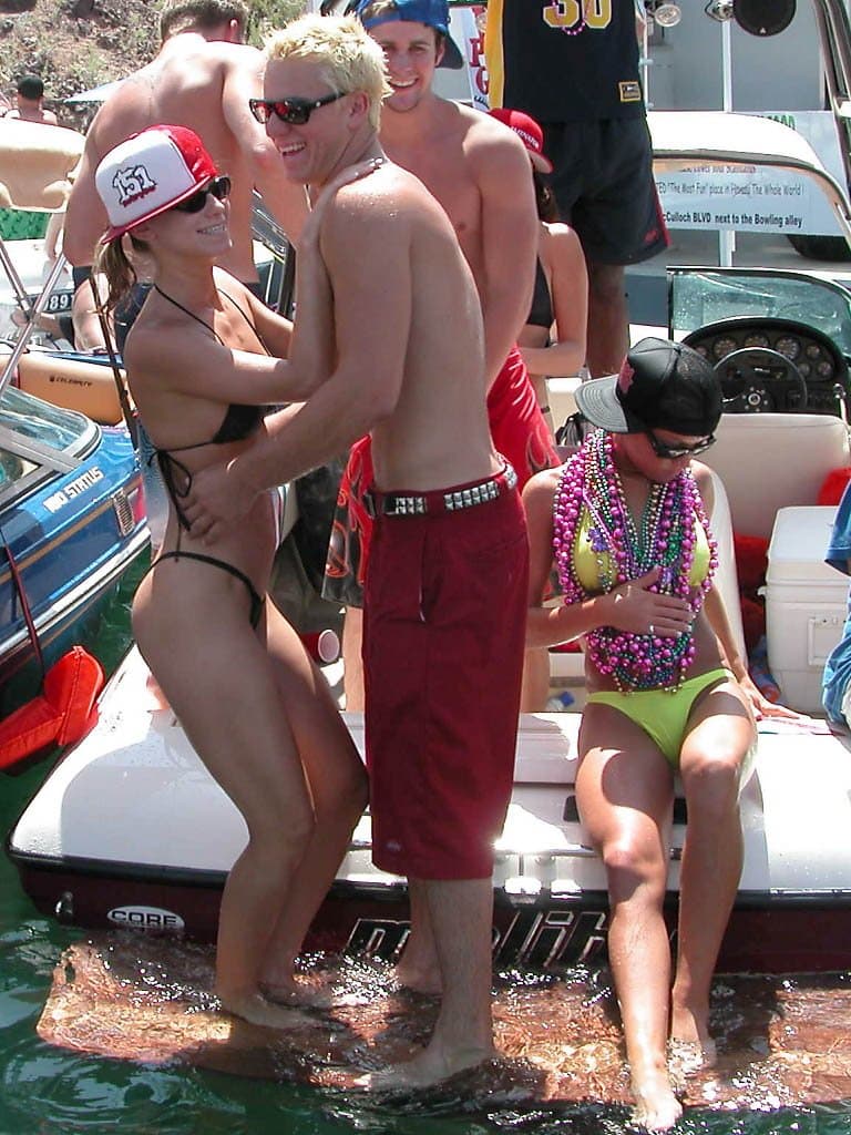 Click to view full size Unknown Hottie, Lake Havasu Memorial Day Weekend 2003 Pt. 2