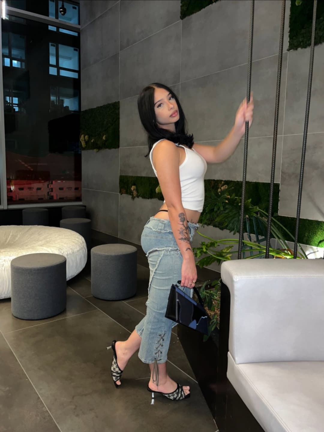 Bottle Girl Is Always Ready to Fuck