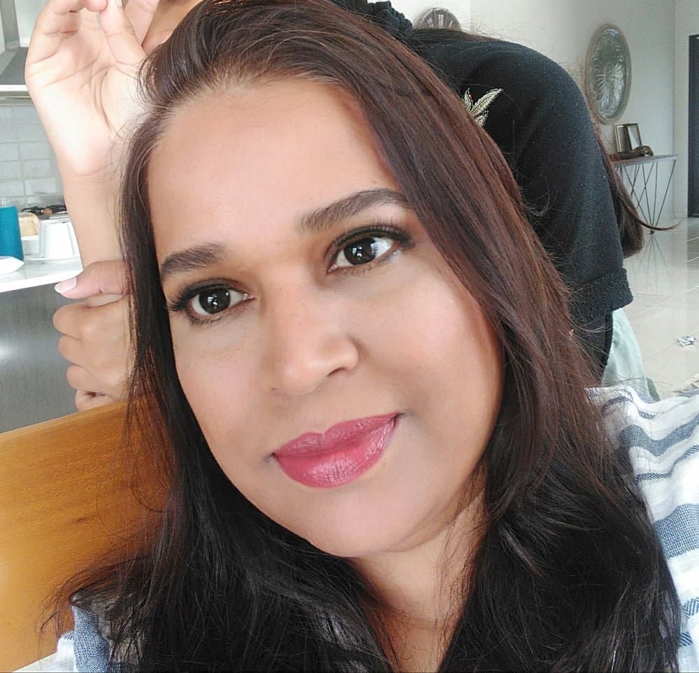 Voluptuous bhabhi from Dhaka, Bangladesh. No one could resist to pound this bhabhi????