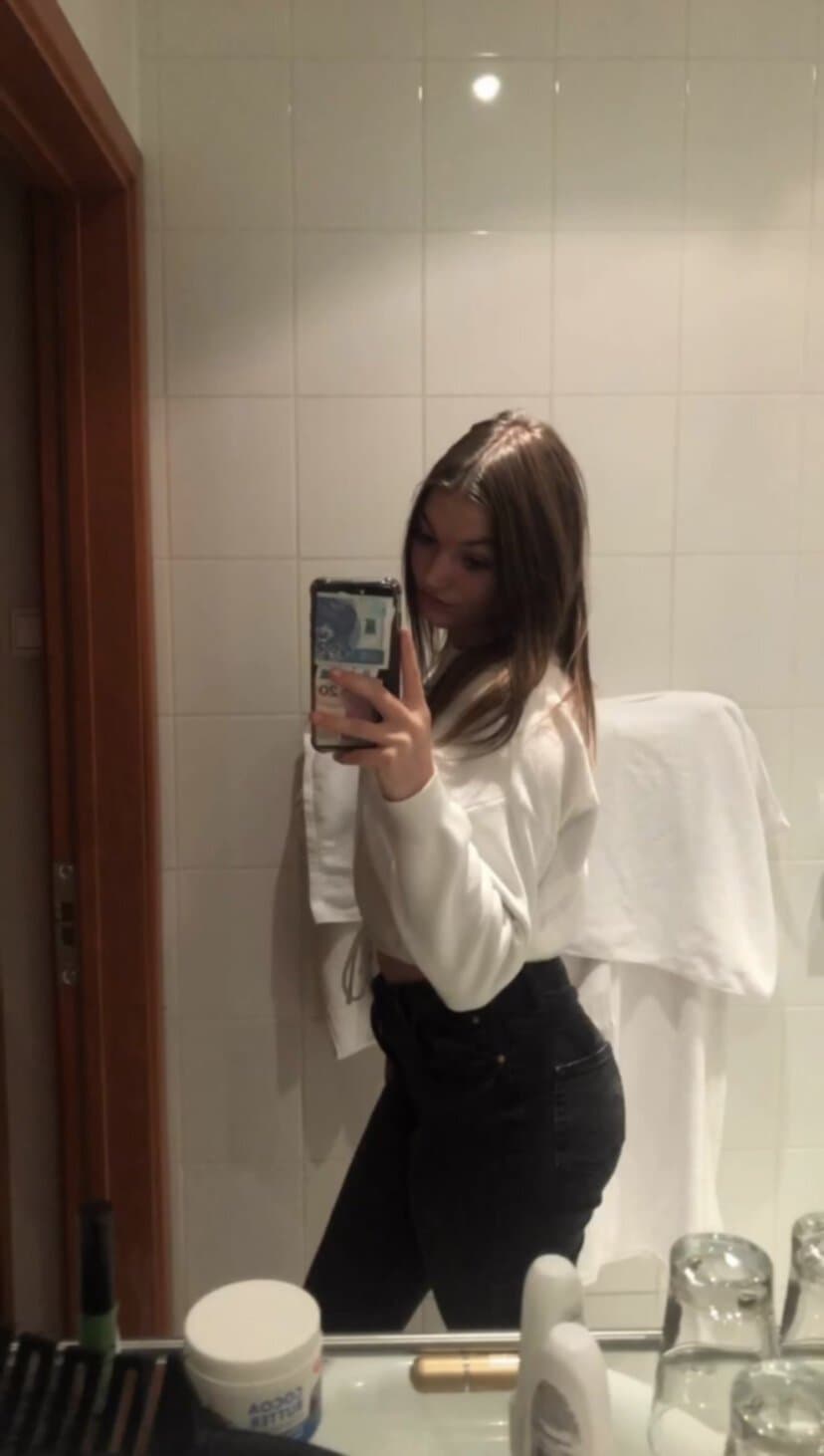 Tegan, 18yo chatpic webslut