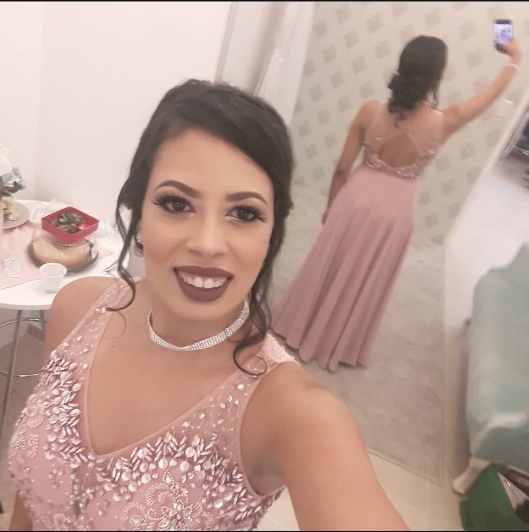 Mãe solteira branquinha gostosa e corna