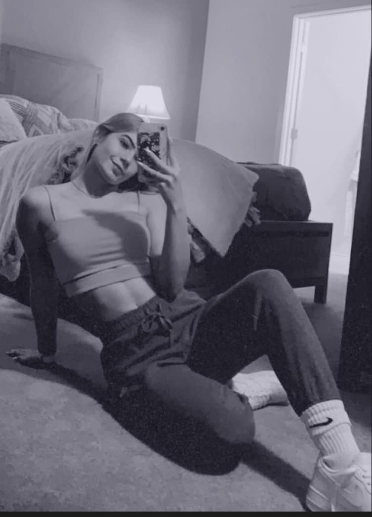 Imagine seeing your crush on vacation twerking her ass on your bestfriend