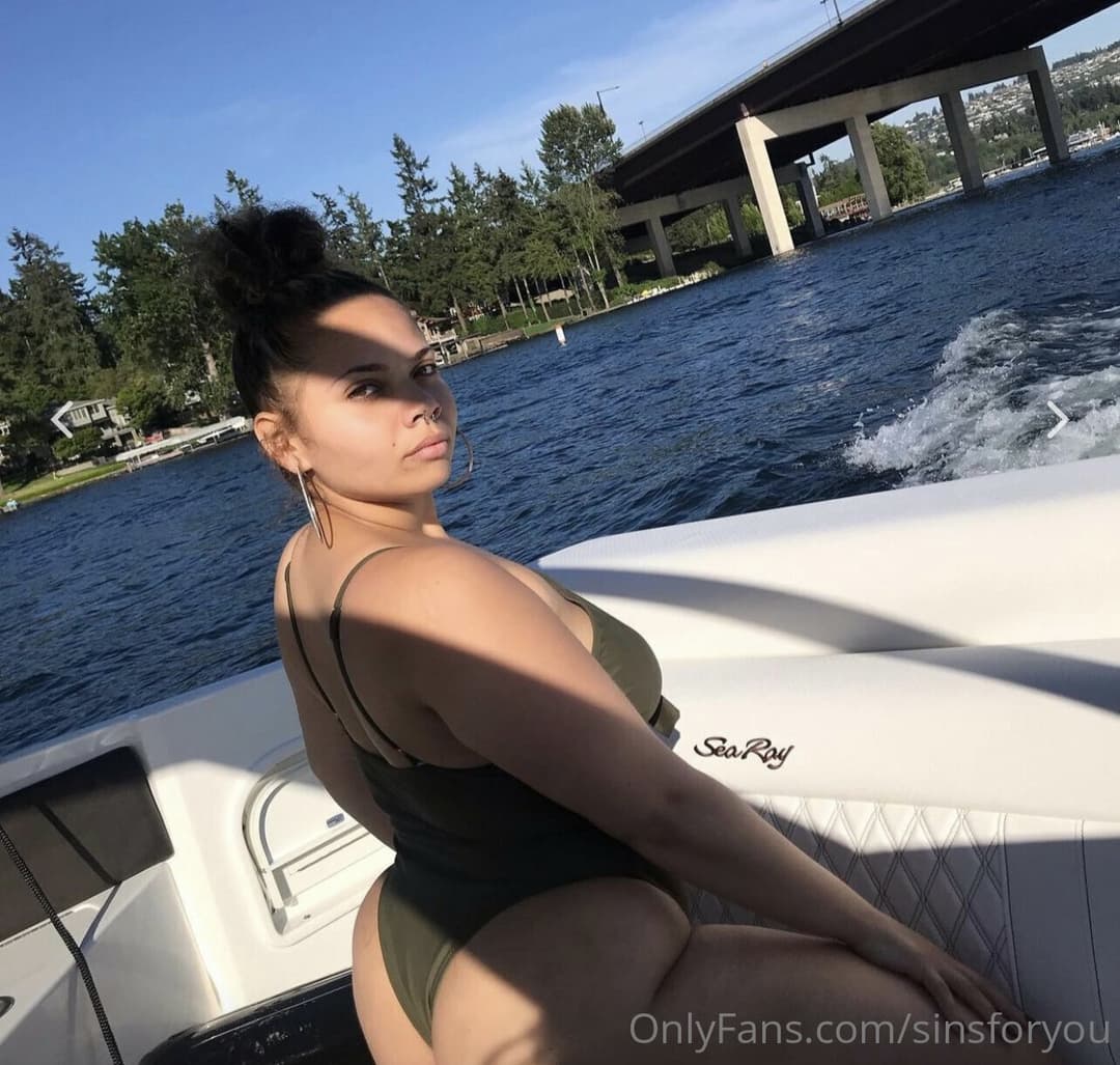 Perfect BBW redbone lightskin baddie bending over begging for a BBC to fuck her hard