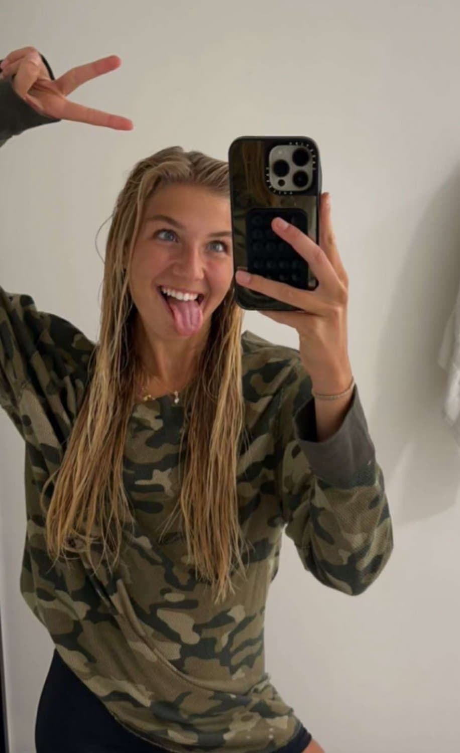 Best friends sister sent me this- going to fuck her for sure.