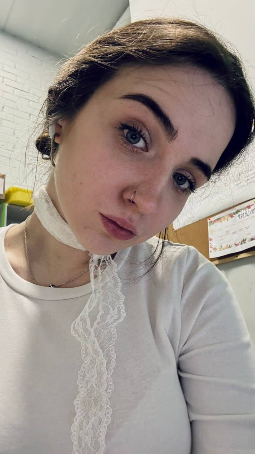 Sexy lips hot feet slut. High heel