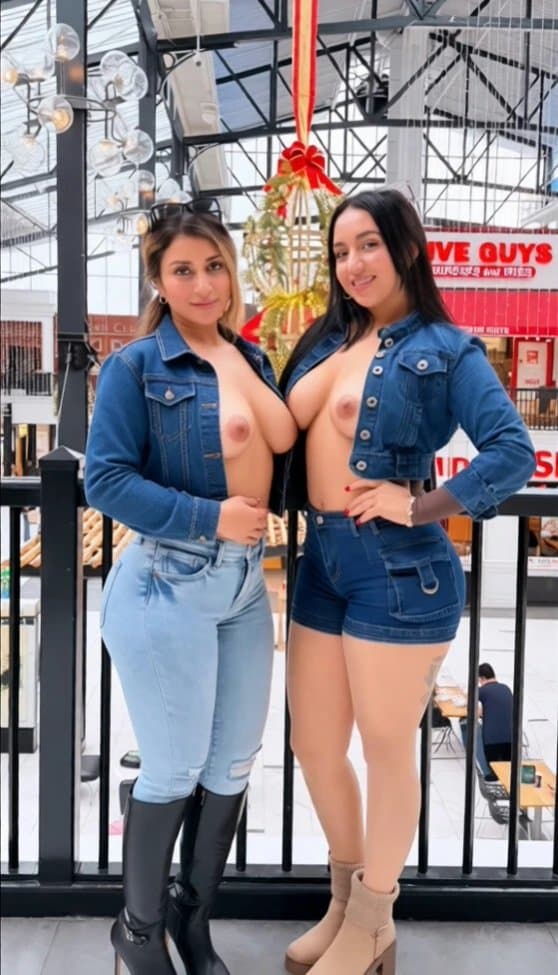 ZOÉ VICTORIA SUAZO con tetas al aire libre en un Mall junto con su amiga caliente