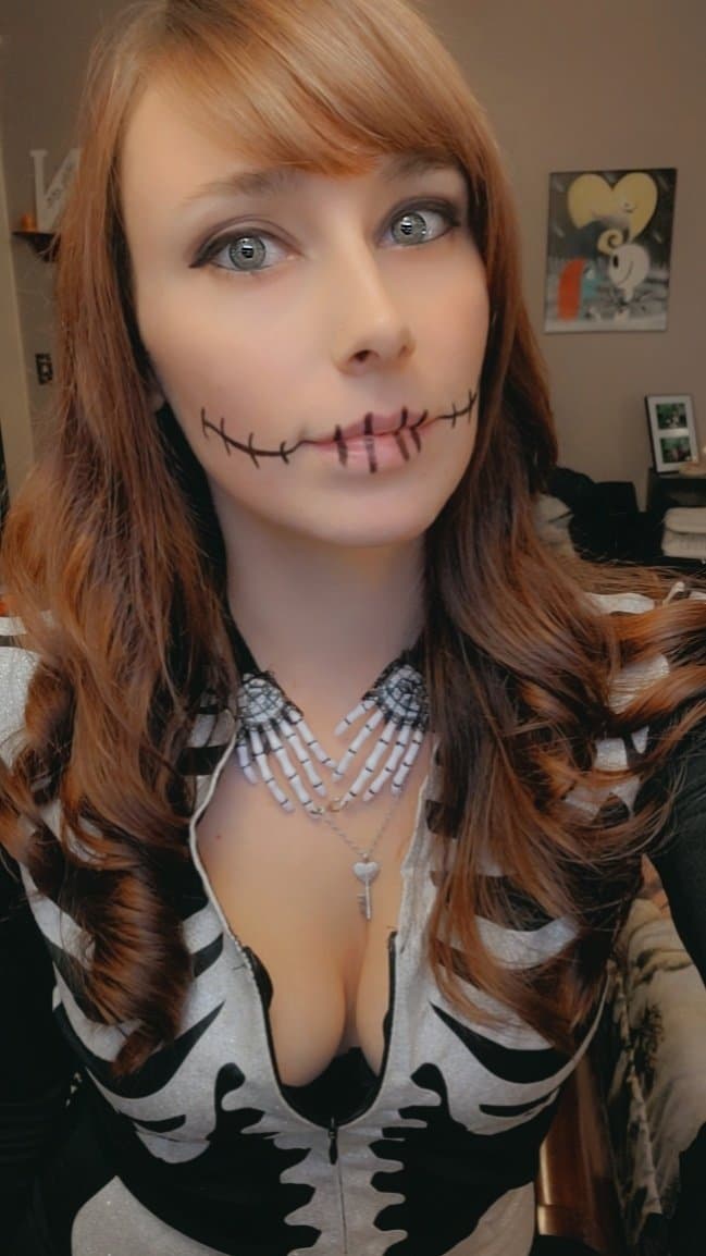 Halloween amateur slut blowjob and tease