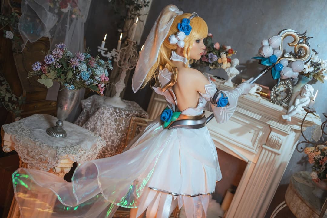 Lux cosplay
