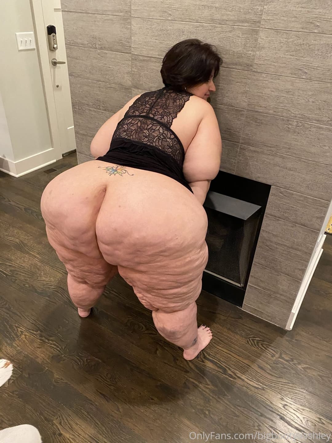 Click to view full size BigBootyA$$hley File Drop 1