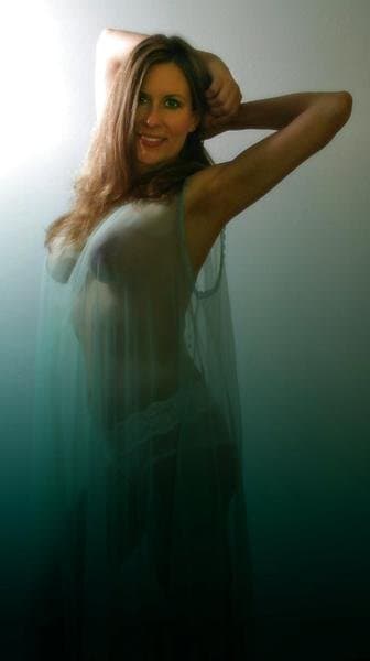 Roni C - A Very Classy Milf. tps