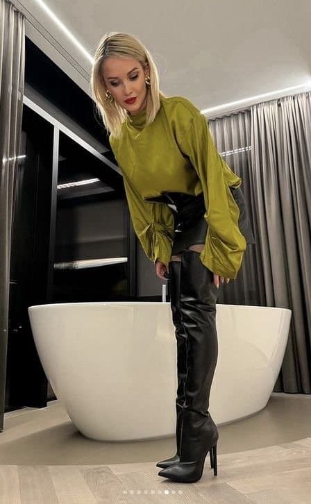 Highheels boots websluts