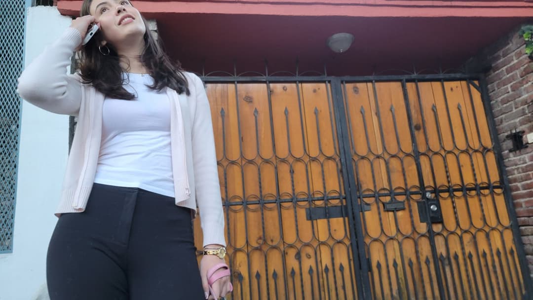 Como le traigo ganas a valentina ese culito me encanta ojala les saque tanta leche como a mi putita