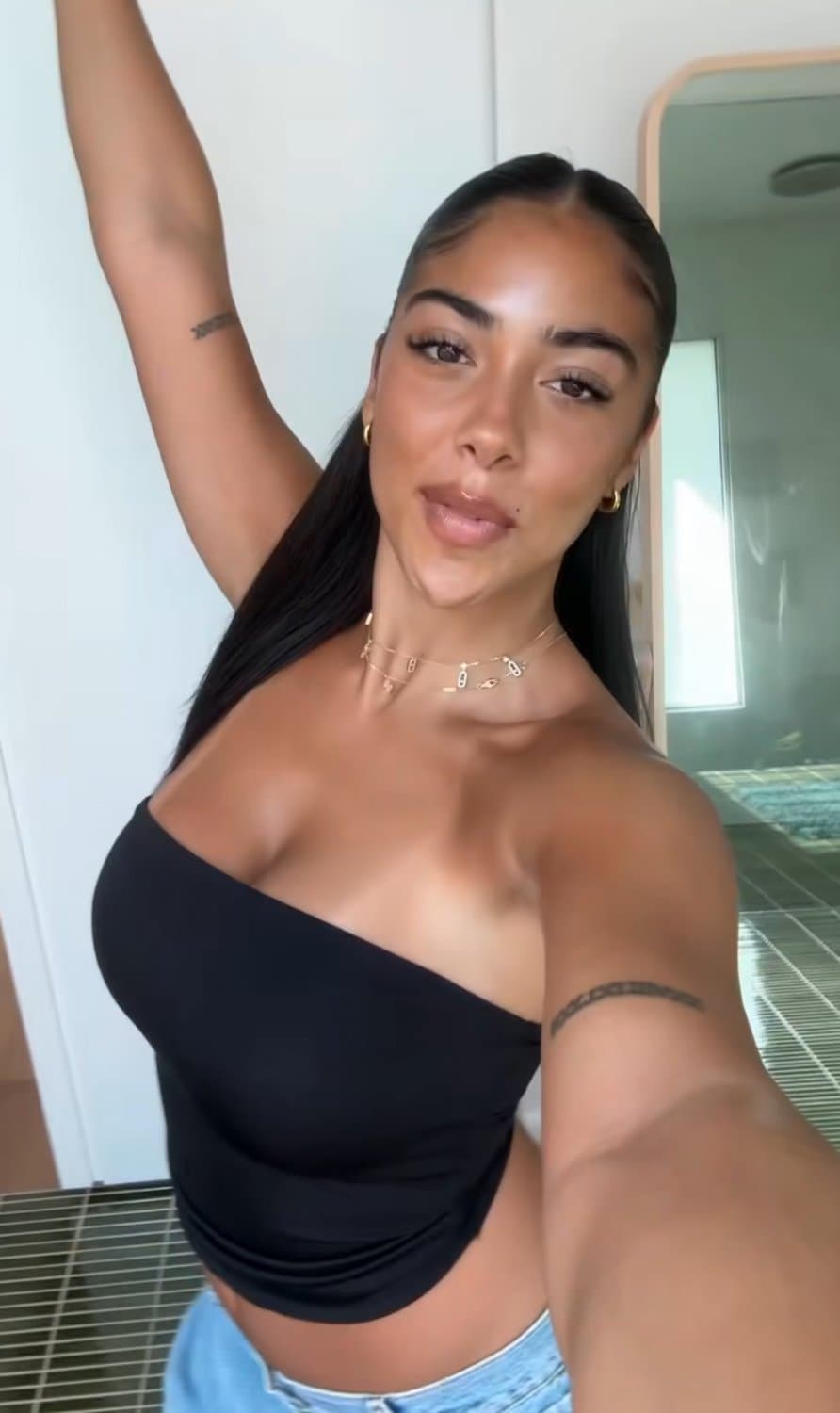 Someone pls cover Mya Mills