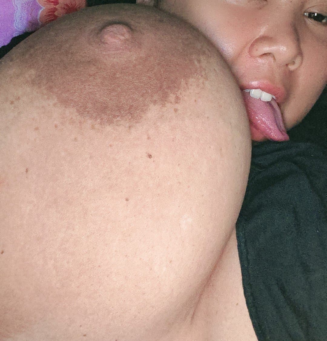 Click to view full size Raven - Não Tem Como Não Leitar Pra Essa Tetuda Suvacuda Da Xota Suculenta