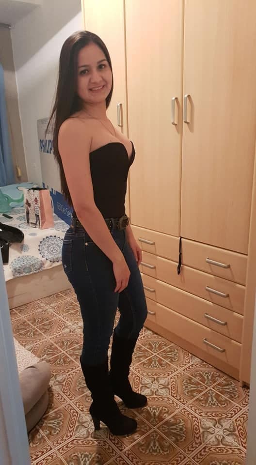 Julihana Andrea ( puta colombiana )