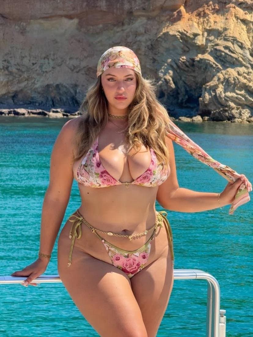 Hot Dutch Chubby Babe Joan Vd Herik