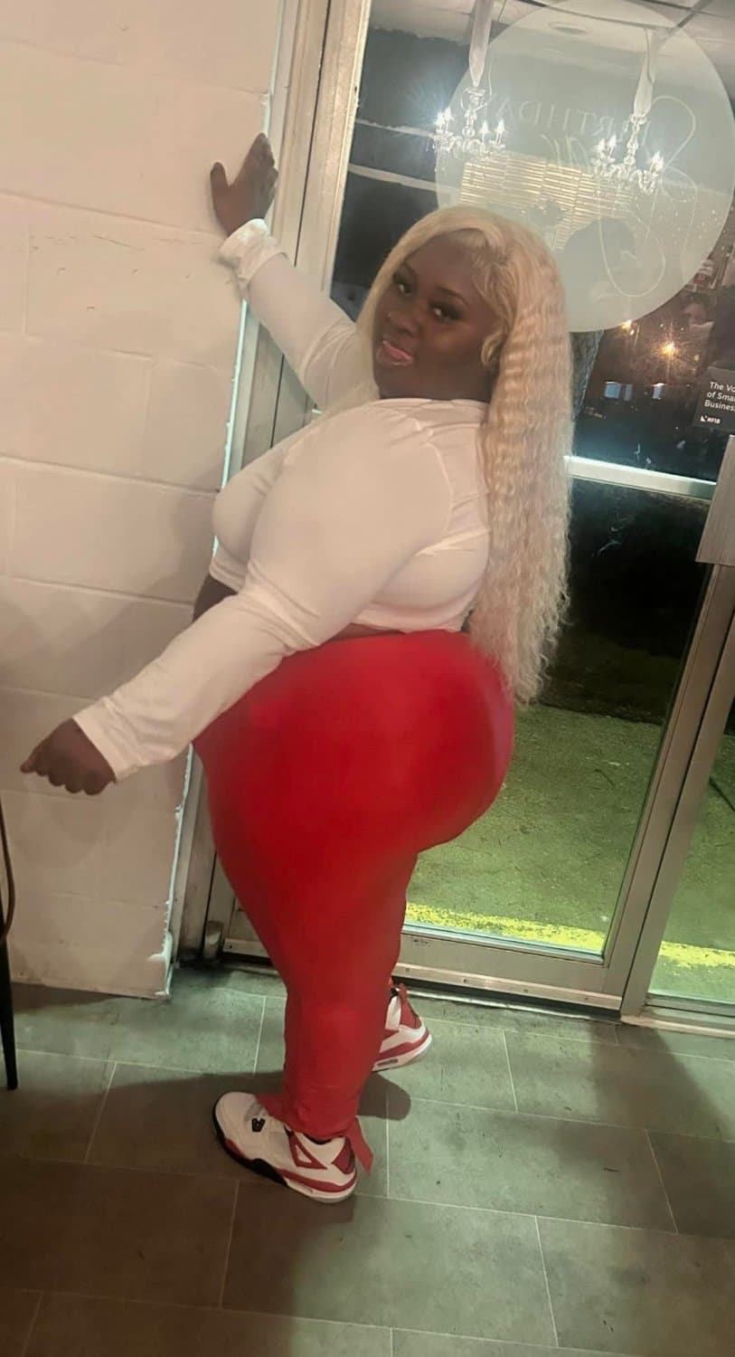 THICK HUGE CHOCOLATE SEXY CHUNKY EBONY SSBBW BBW BIG OLE JUICY ASS GOONER MATERIAL