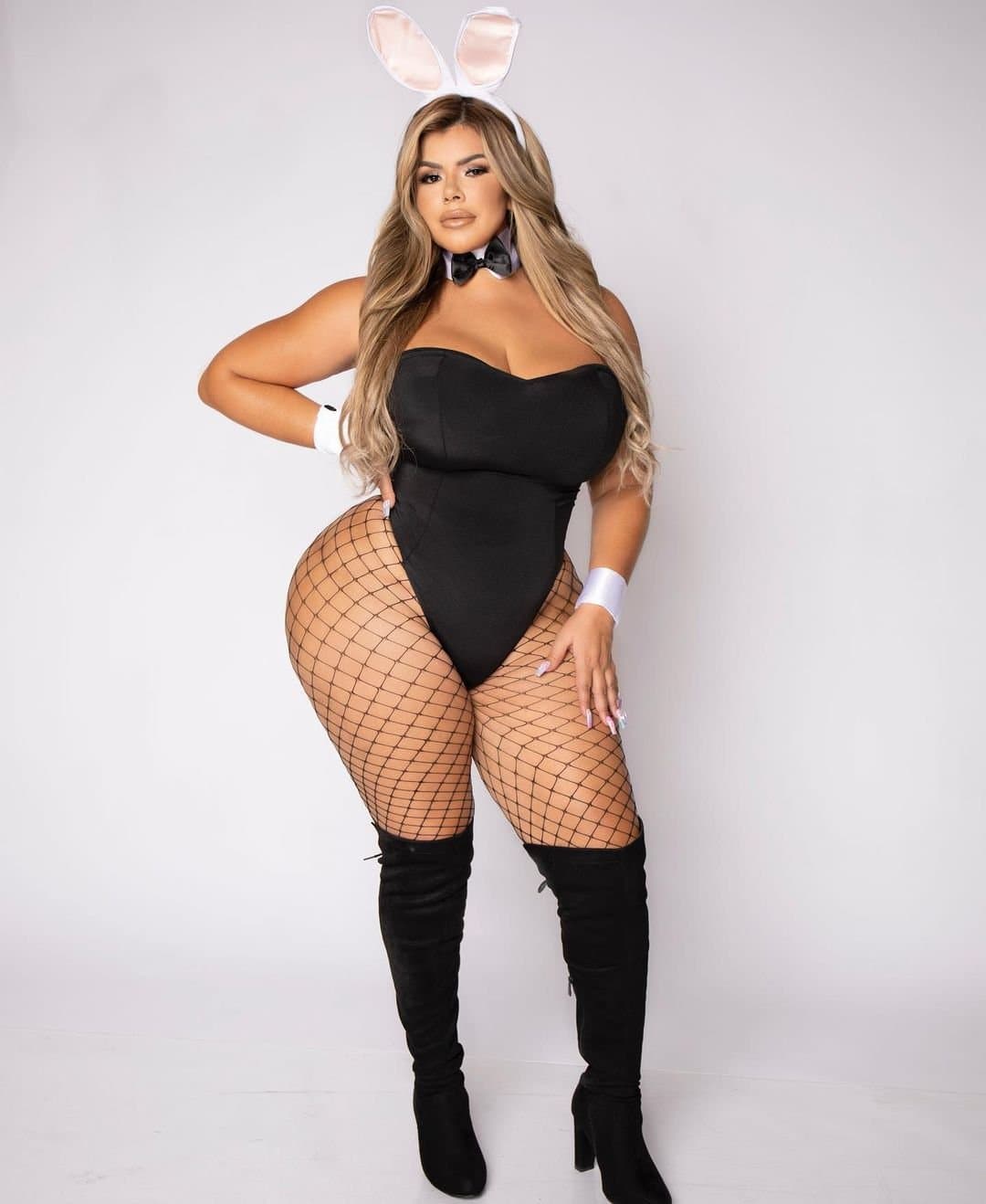 Michele Mendez Gordinha Loira Muito Gostosa