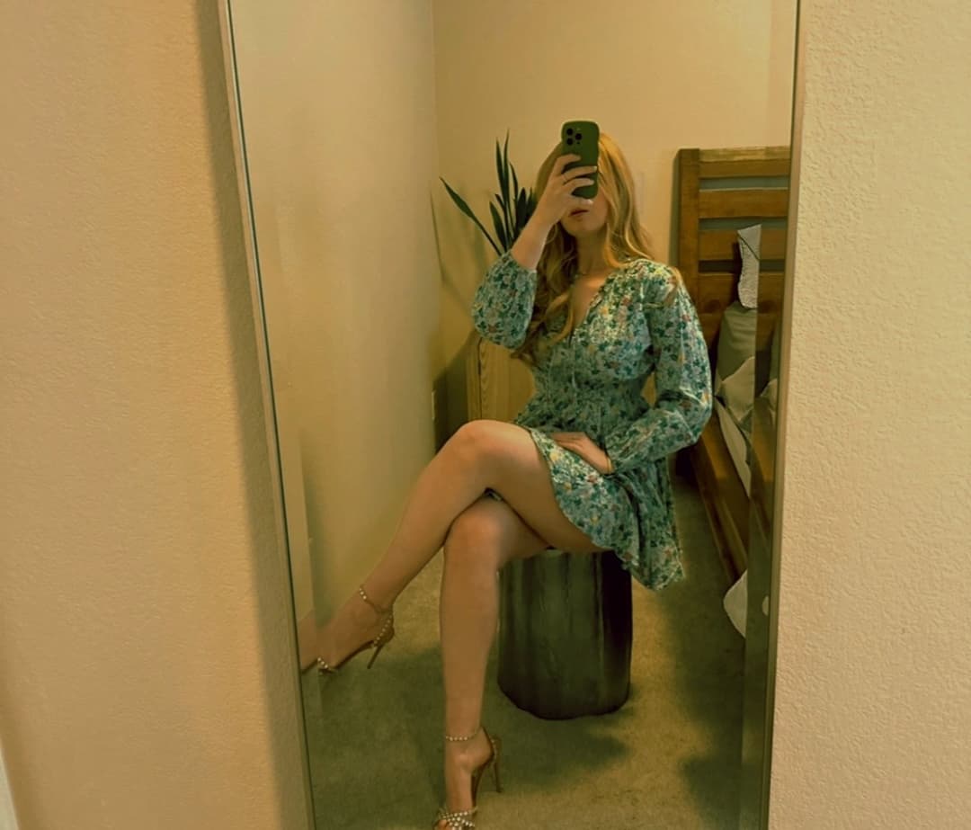 Loira sugar baby mostra suas enormes tetas brancas ;  sugar baby big white tits bbw, blonde