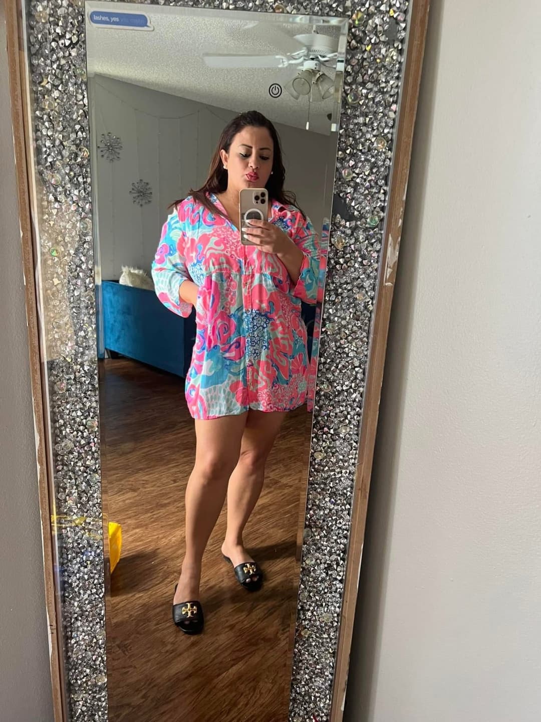 Sexy Latina milf with cute feet toes and big tits