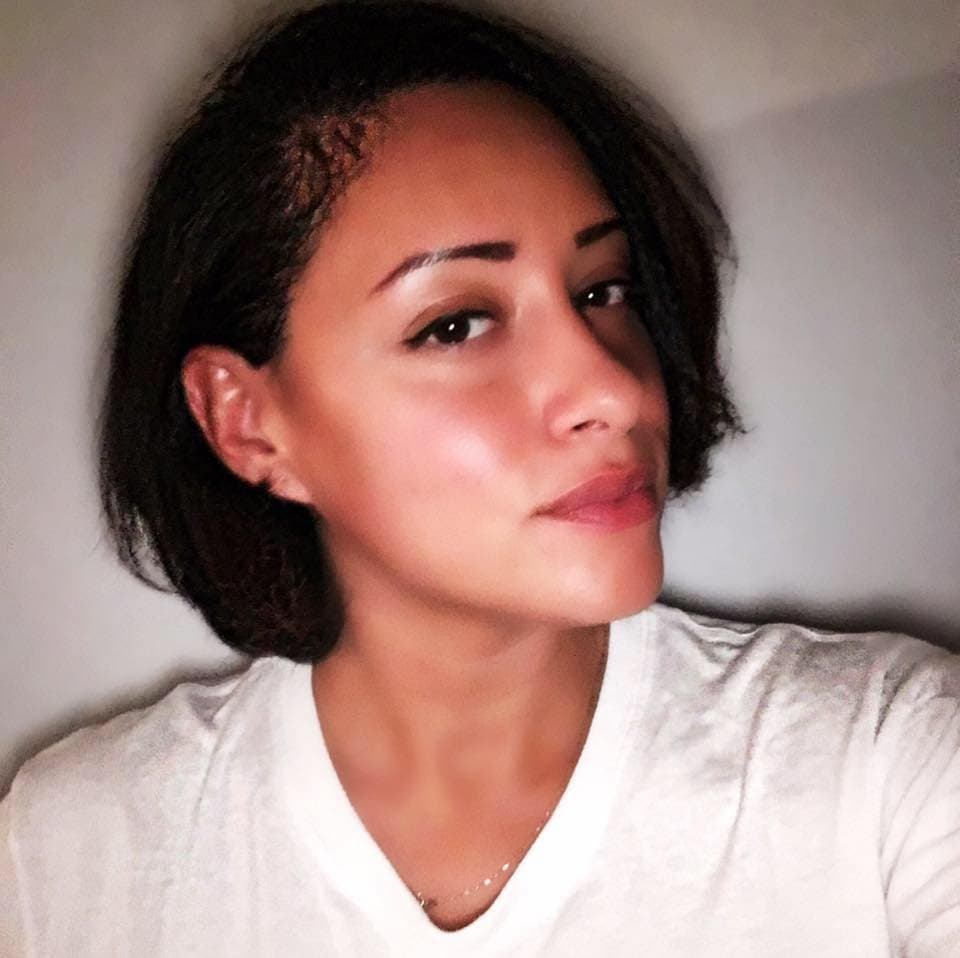 While on spring break, Inez used a fake name while getting naked and masturbating for G G W