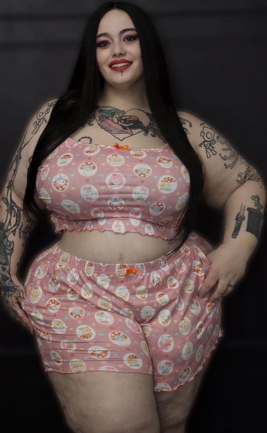 Click to view full size Bbw goth big legs