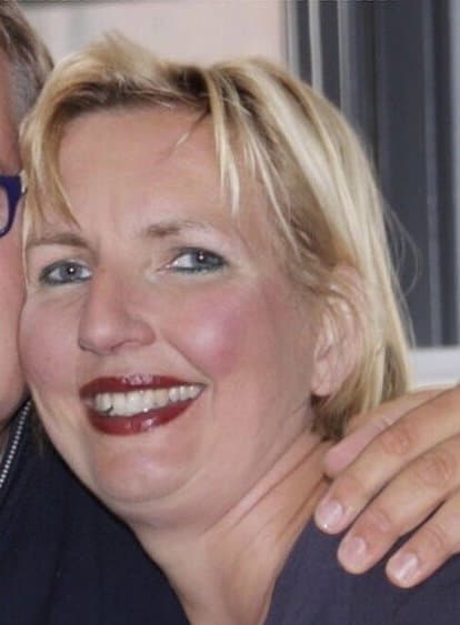 Highheels hotwife Jenna cums dildoing