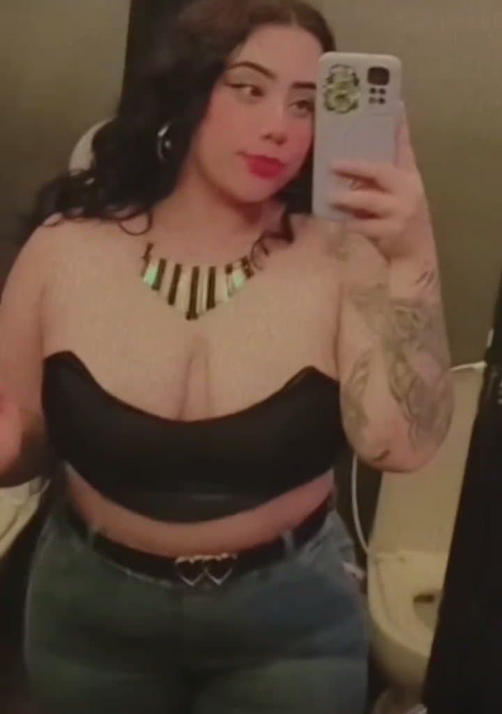 Luisa Fernanda lya_evans444"eva_wrigth puta colombiana hace stream en chaturbate y el marido ni sabe