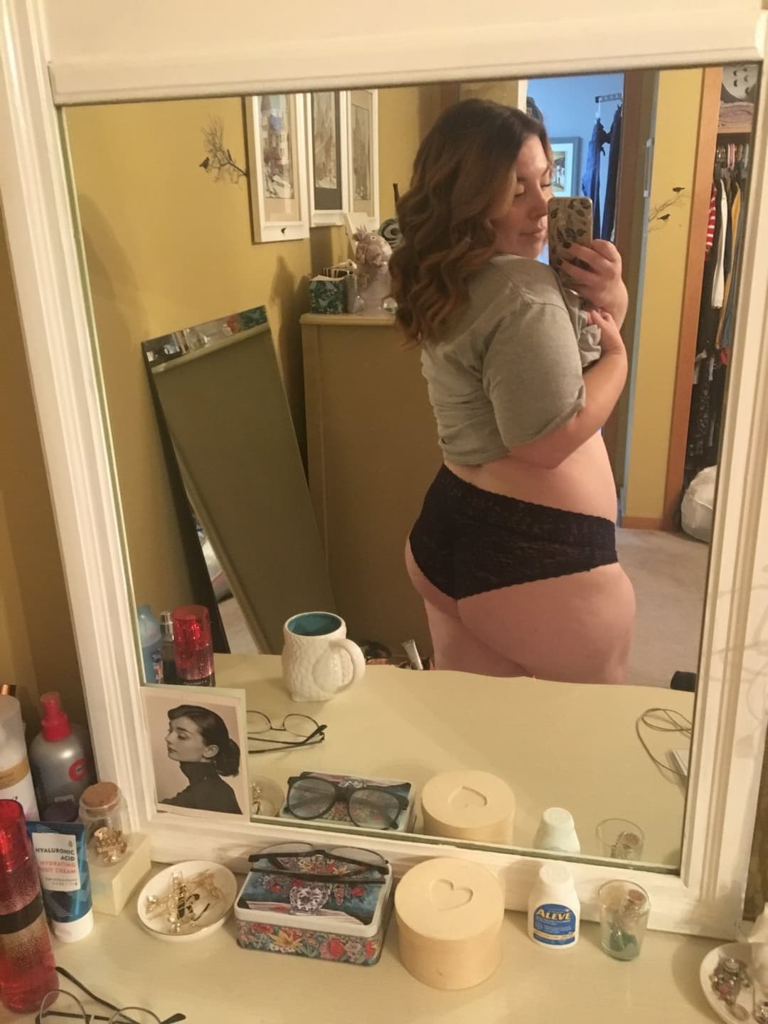 Chubby slut in lace panties