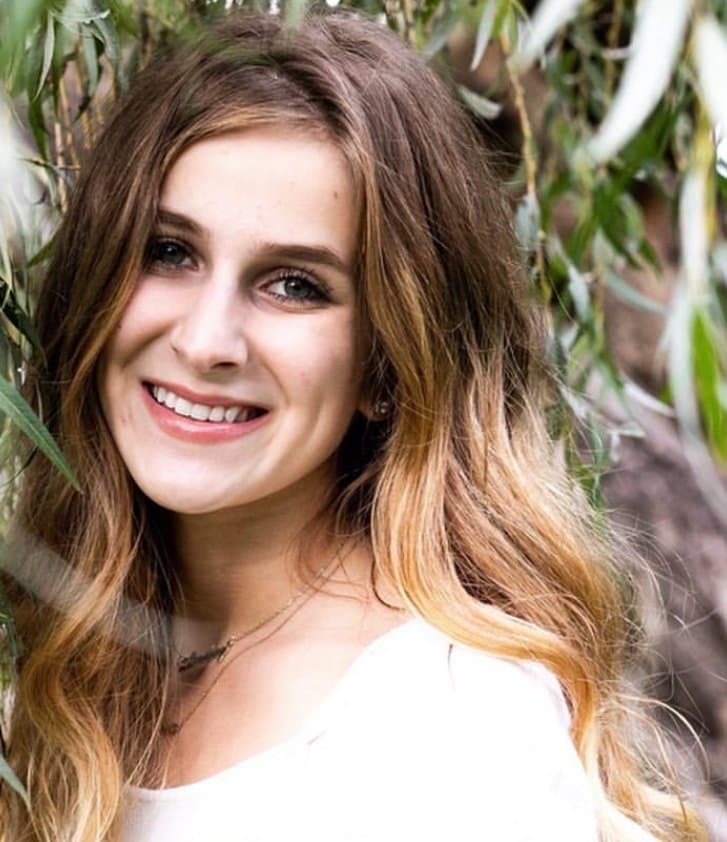 Click to view full size Irl snowbunny webslut Madisen is joined by her MILF mom Melissa and sexy sister Lindsey + ai. Dm/kik