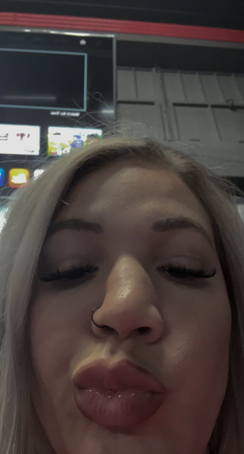 Thick Lightskin Desirea