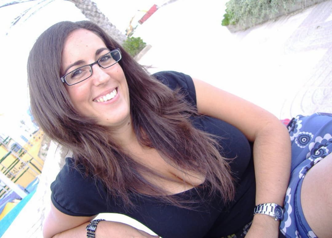 Click to view full size White Milf With Gigantic Tits