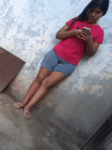 karla lorena heredia salinas espiada, no se da cuenta, amiga